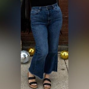 SIZE 36 NWT
Lola Stevie Jeans